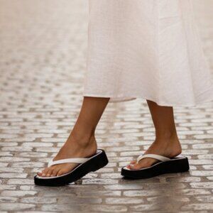 NIB STAUD Tessa Flatform Flip-flops Sandal Embosed Crocs Fresh